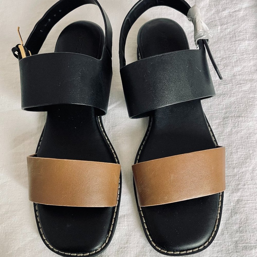 EUC - Aerosoles Yumi Women's Wedge Sandal In Black Leather Sz 9.5 comes with box